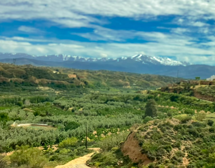 Sierra Nevada en la provincia de Granada con Mulhacén y La Veleta al fondo