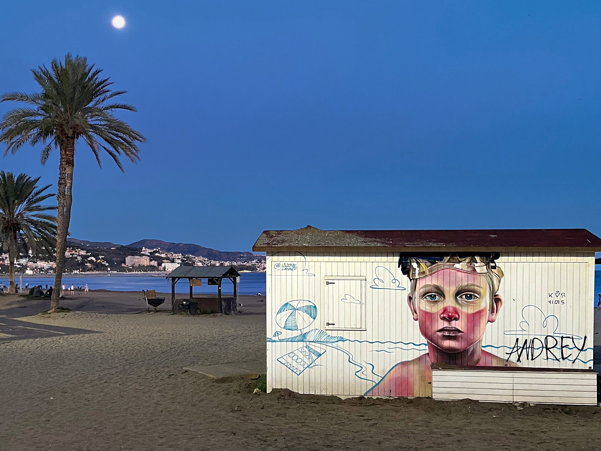 Street art of Lalone on a beach cabine on Málaga's Malagueta beach