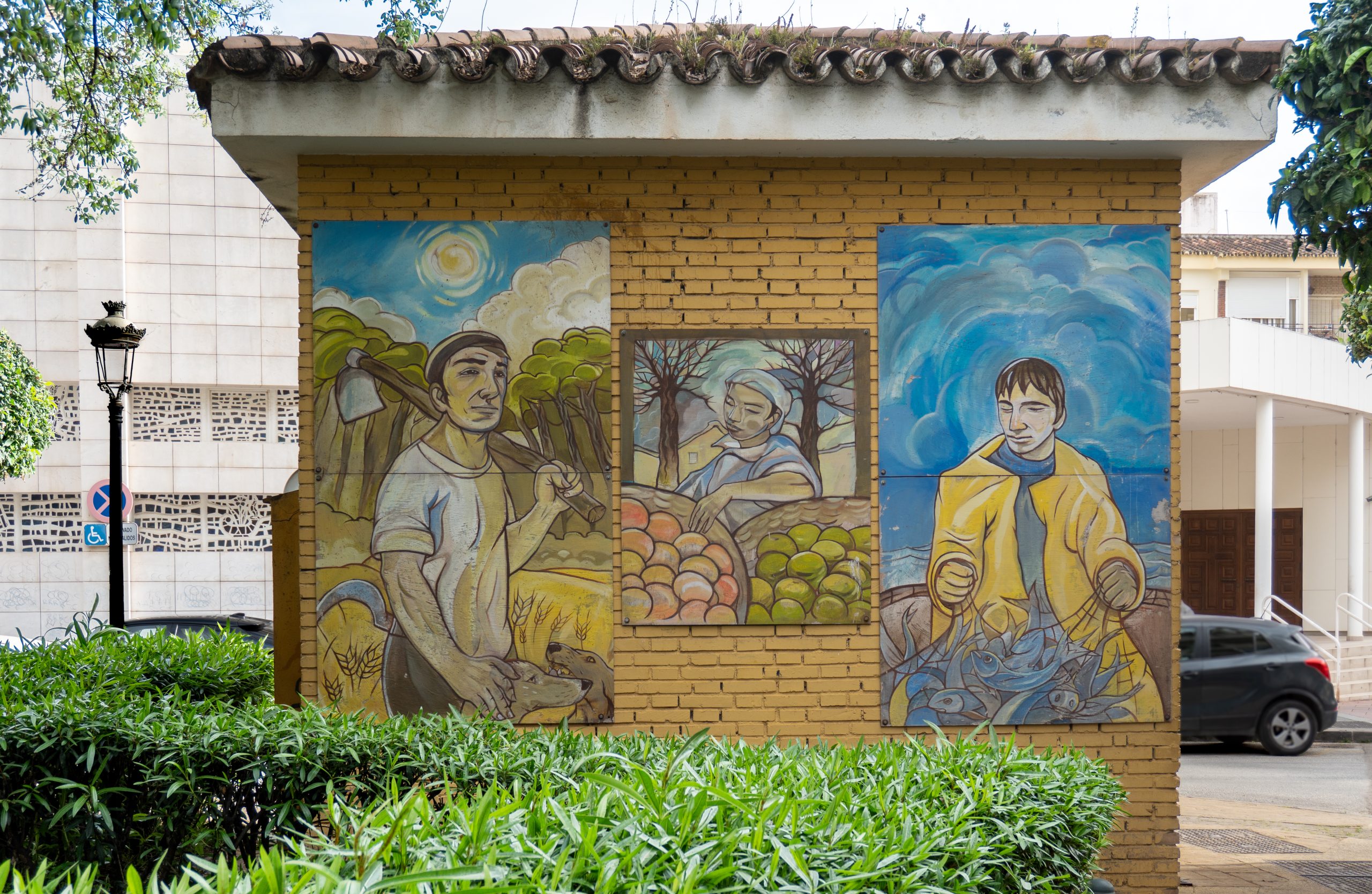 Arte urbano en una caseta de electricidad en Estepona