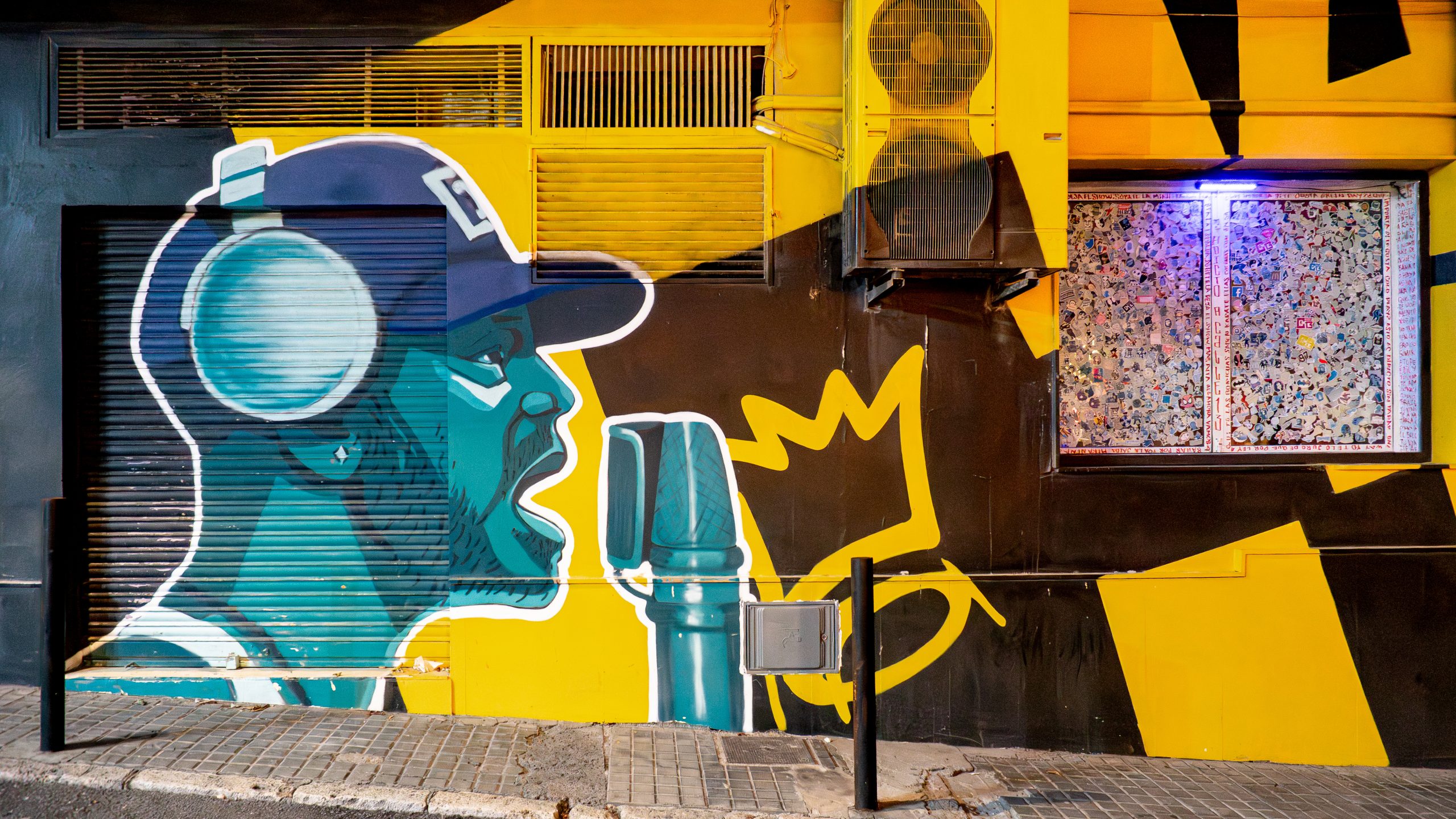 Arte callejero de un rapero en Almería por Dank y Nauni