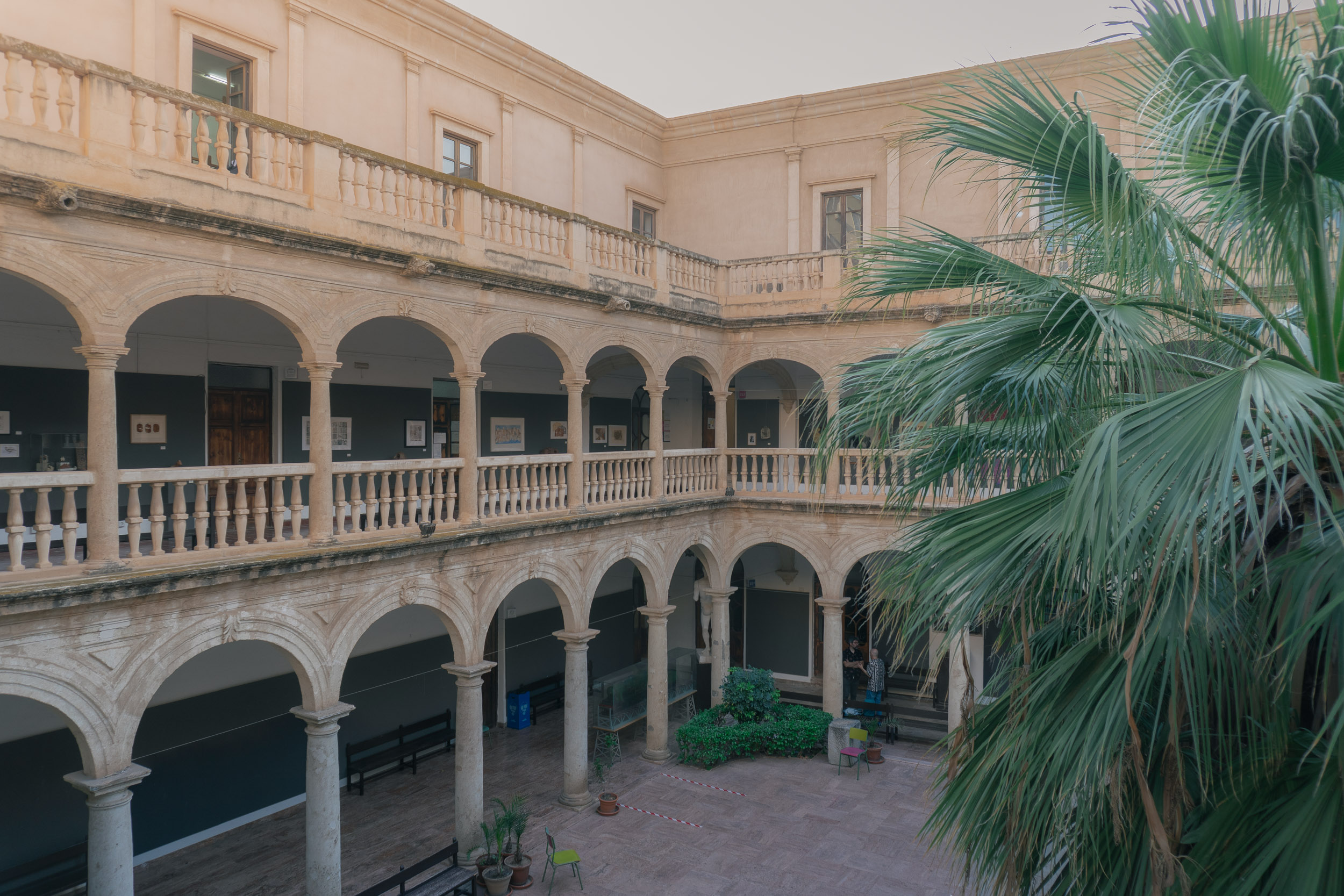 Escuela de Artes y Oficios Artísticos on Plaza de Pablo Cazard in Almería 