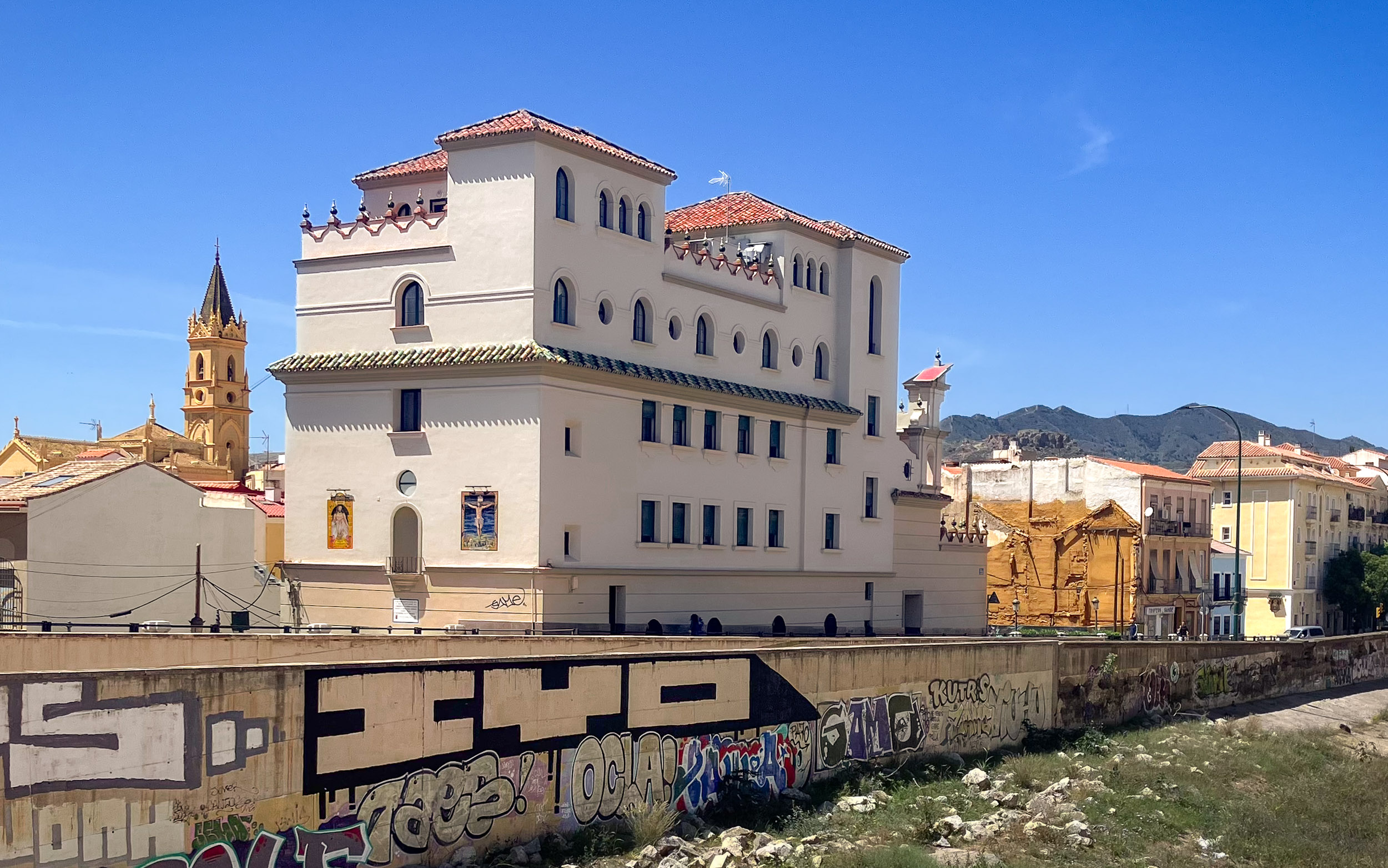 El barrio de La Trinidad, en la margen oeste del río Guadalmedina, en Málaga