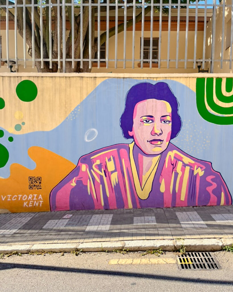 Mural de Victoria Kent de Ángel Idígoras, parte de los murales del Colegio Miguel de Cervantes en el barrio de Olletas de Málaga