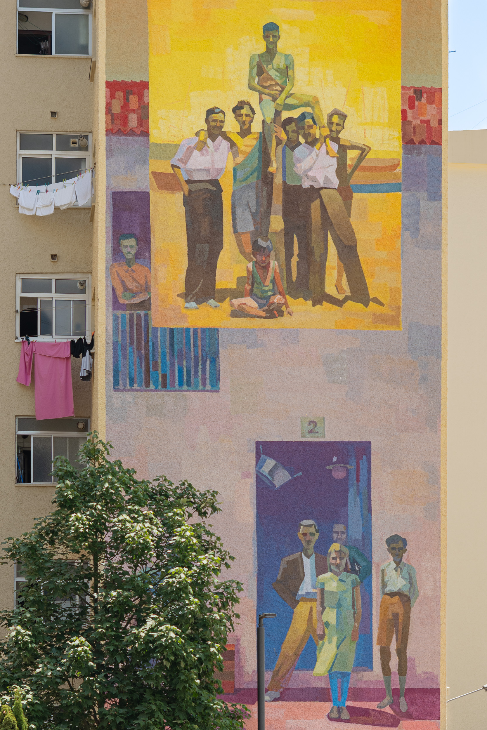Mural «Tradiciones» de Manuel Moreno Guirao en la calle Mallorca, Estepona