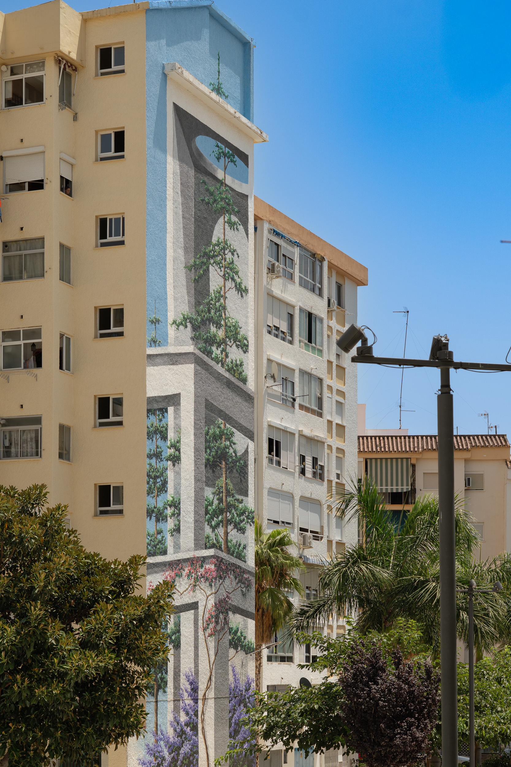Mural Pórticos del Cielo by José Fernandez Ríos on Avenida de Andalucía 4 in Estepona