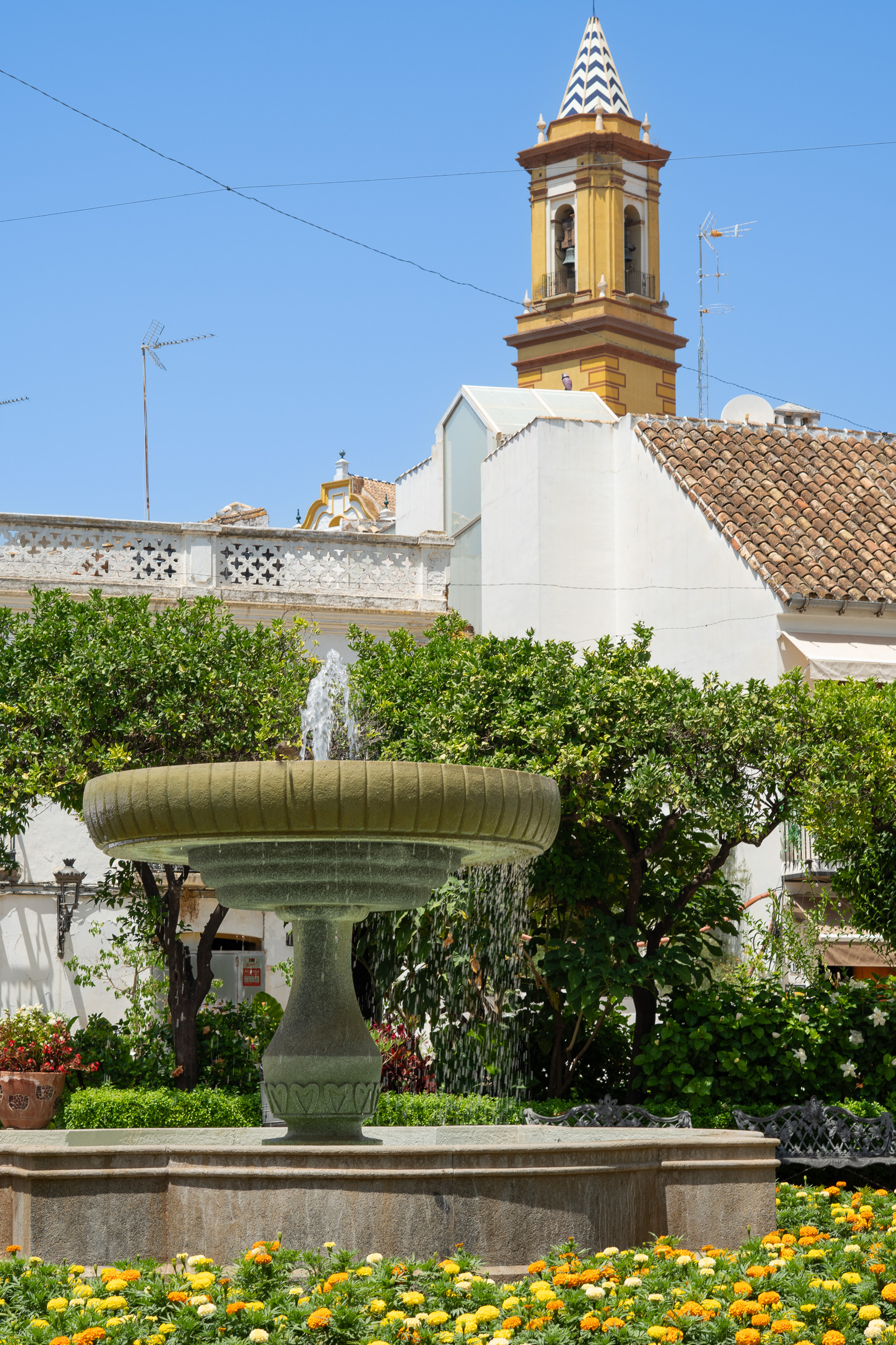 La iglesia de Los Remedios se encuentra en la plaza de San Francisco, justo en el casco antiguo de Estepona