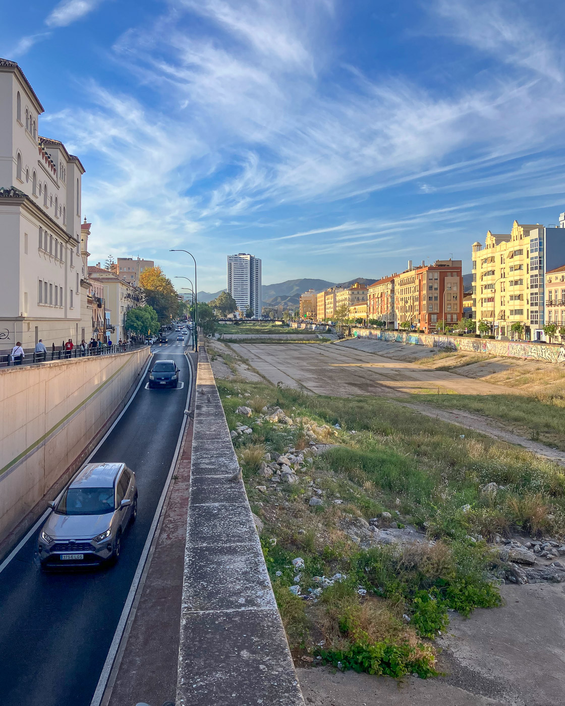 El barrio de La Trinidad y Calle Fátima, en la margen occidental del río Guadalmedina