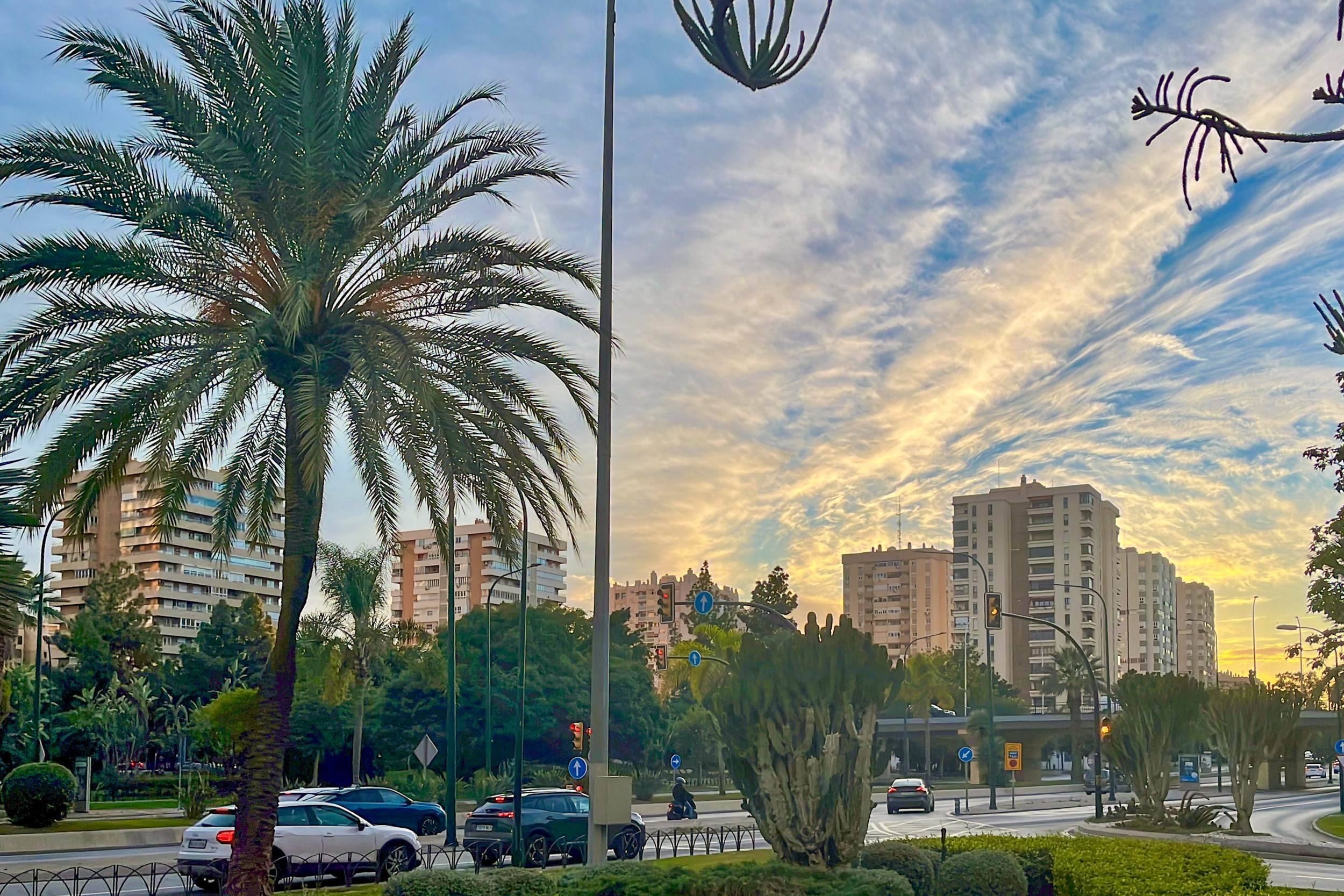 Avenida de Andalucía in Málaga at sunset