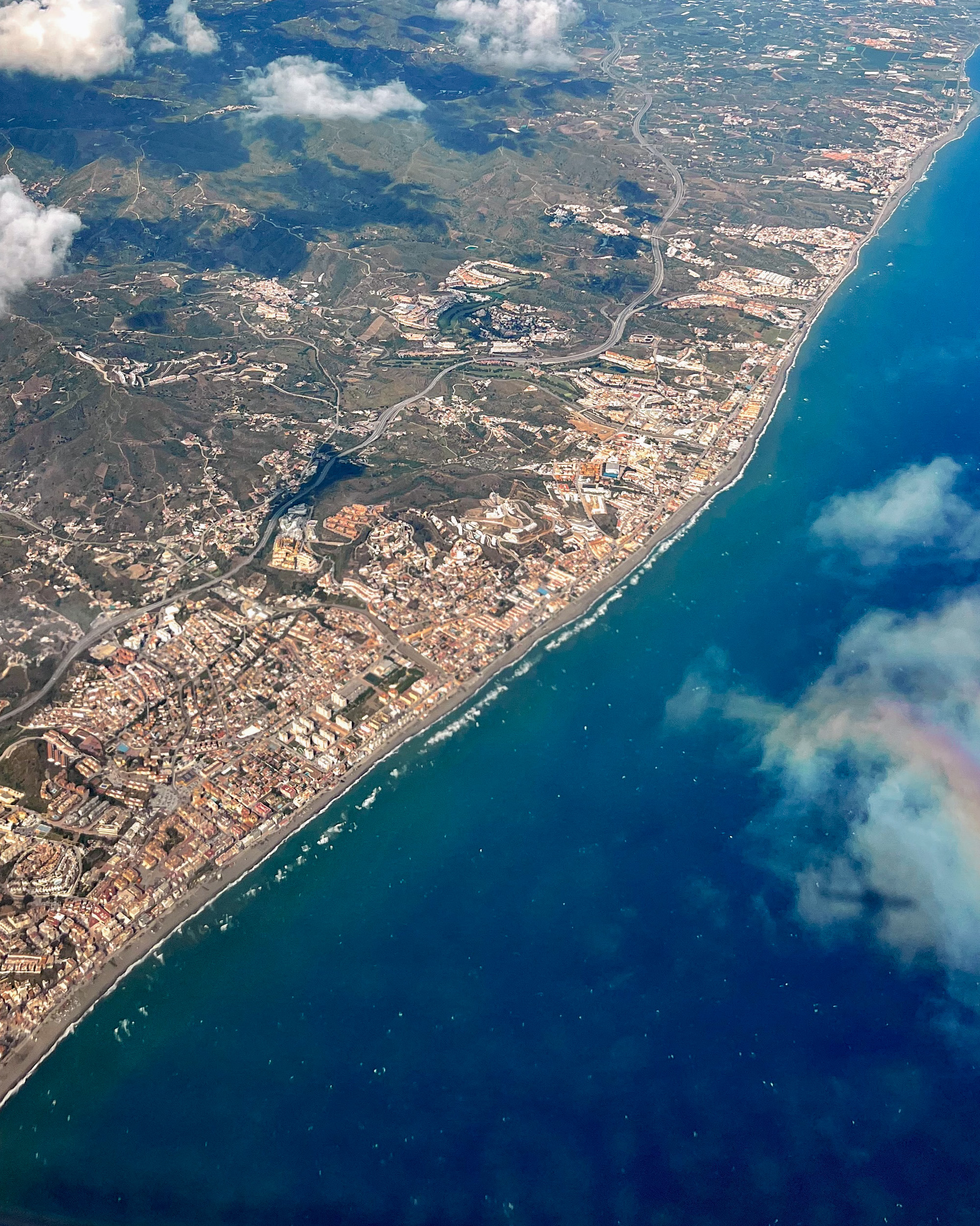 Vista aérea de Málaga en la Costa del Sol, captada durante el descenso al aeropuerto de Málaga-Costa del Sol