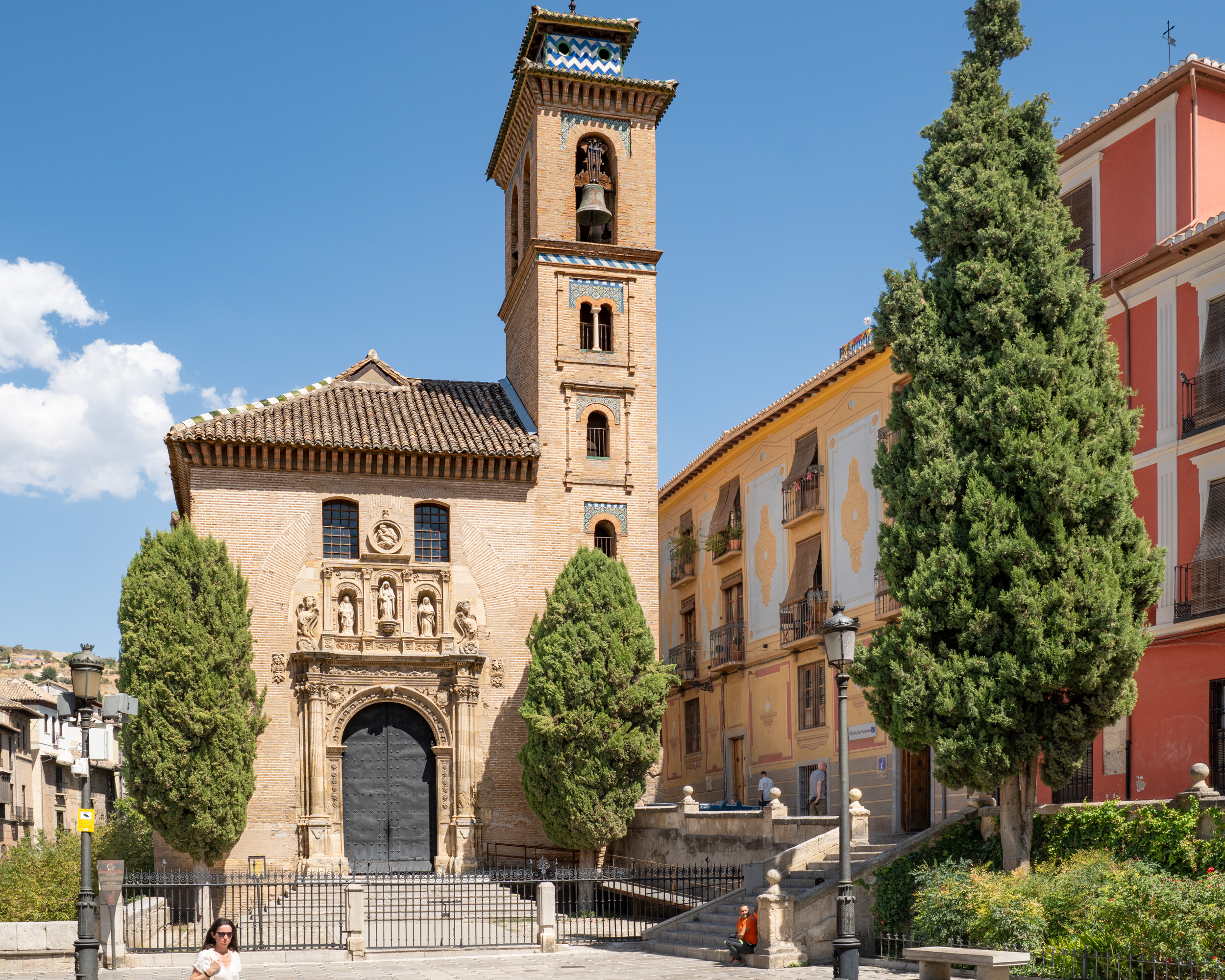 Iglesia de San Gil y Santa Ana near Plaza Nueva at the beginning of Carrera del Darro in the Albaicín neighborhood en Granada